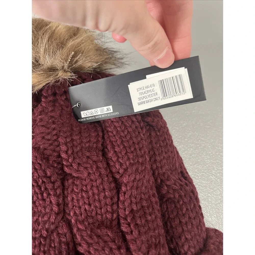 TOSKATOK Ladies Chunky Soft Cable Knit Hat with Cozy Fleece Liner, Detachable Po